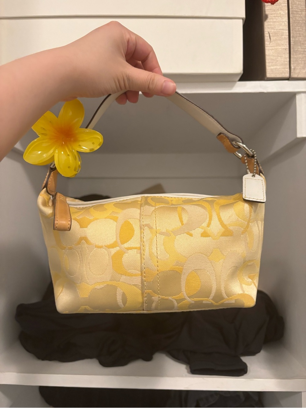 vinatge Coach Yellow Signature small bag